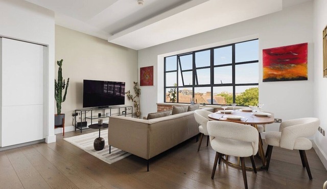 New! Stunning 2BR Flat | 8 mins to Hackney Central