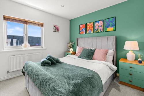 NEW Stylish 3 Storey Townhouse Free Parking