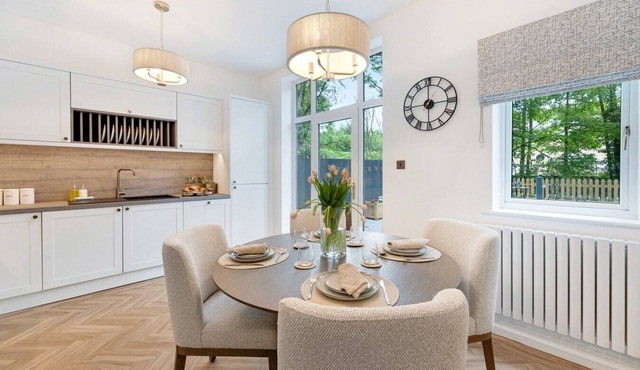 NEW! Threadfold Townhouse - Peaceful Riverside Stay - Sleeps 6