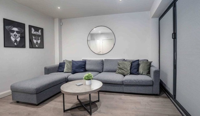 Newly Extended 3 Bed Family Home Near Graves Park
