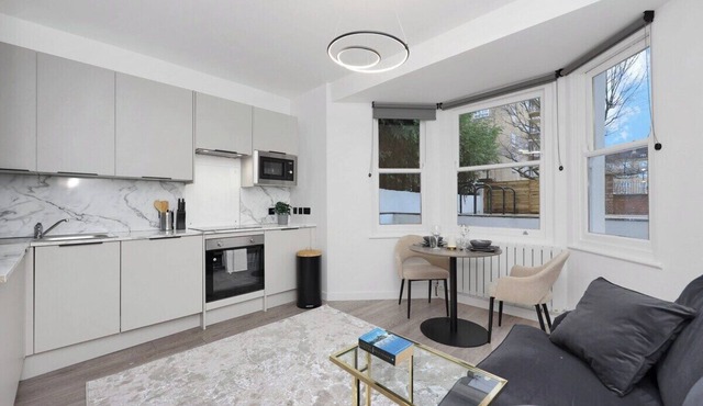 Newly Refurbished 1 Bed Flat Close to Camden!