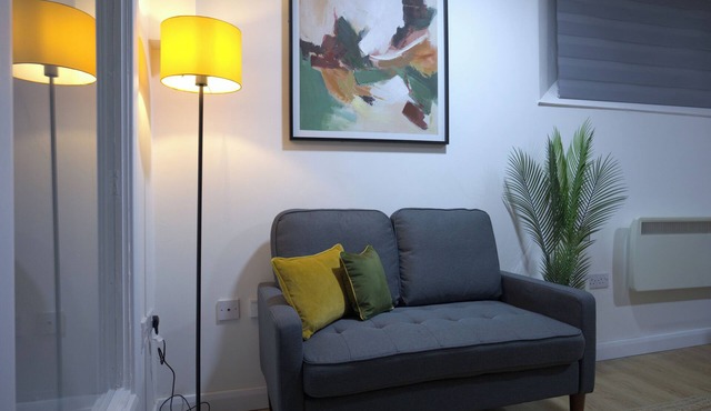 Newly Refurbished Bradford City Centre Flat