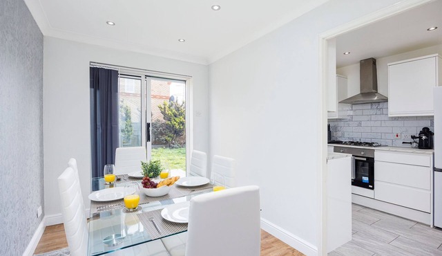 Newly refurbished charming 3-Bed House in Barking