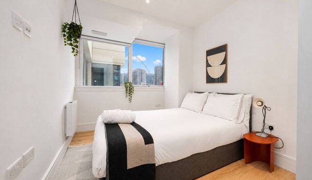 Olympic Way Apartment, Workspace, Gym & Near Station