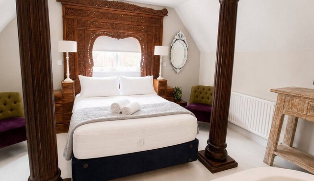 OPIUM SUITE AT STRATTONS