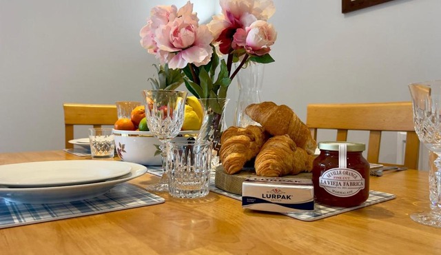 Pass the Keys Modern Penthouse Style Apartment in Haddenham