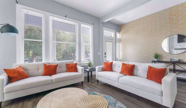 Pearl of Springfield -WIFI, AC, PATIO in Jacksonville