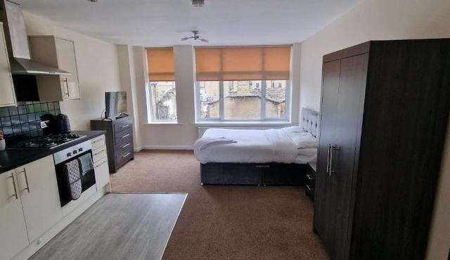 PENTHOUSE SELF CHECK in APARTMENT IN CENTRAL HALIFAX