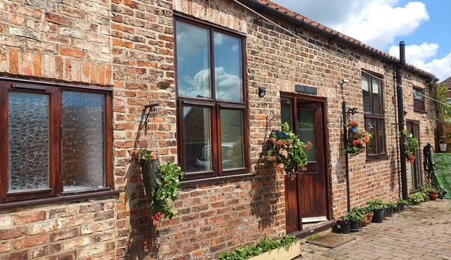 Private Bungalow ? Cottage in private courtyard
