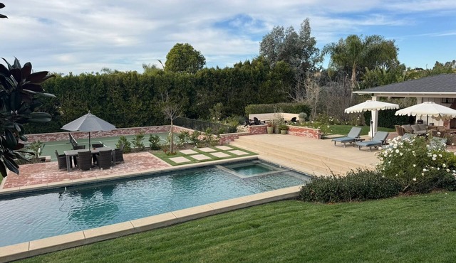 Private Resort Style Villa with Pool, Own Pickleball Court & Outdoor Oasis. in Encinitas
