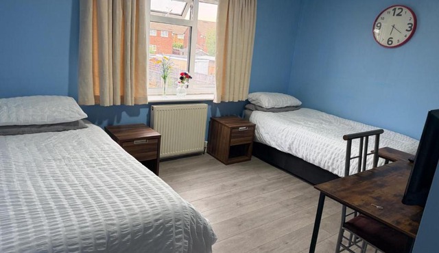 Private Room Near Luton Airport Free Parking