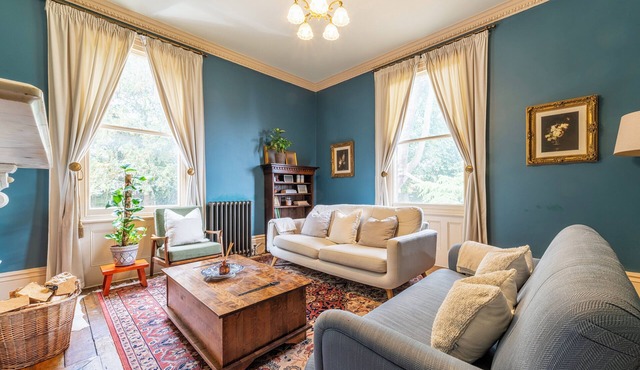Renovated Spacious 3-Bed Newark Home with High Ceilings
