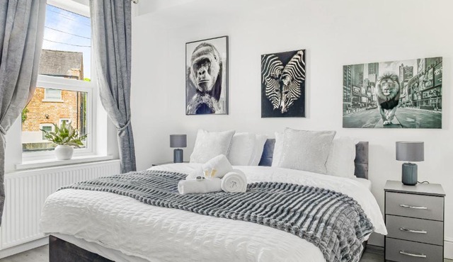 Revolution House | Spacious Stay for Teams