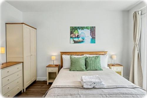 Riverside Manhattan Studio Sleeps 3 Balcony