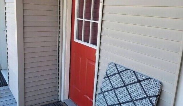 Roberts ave. Immaculate Rental For Nurses Apt B in Rutland