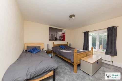 Rocester Rest close to Alton Towers & JCB, Netflix
