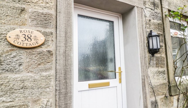 ROSE COTTAGE, with open fire in Grassington