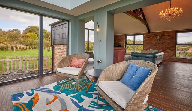 Safe, rural, modern and stylish holiday home, 30 minutes walk to Durham city