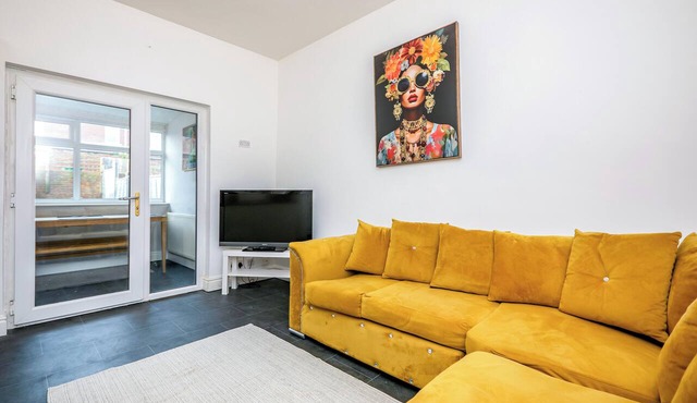 Sapphire House | Fantastic 4Bed | Free parking