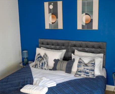 Short Stays, Free Parking, Contractors, Families - Large Home