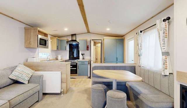 Silver 3 Bedroom Holiday Home Pet