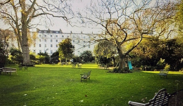 Sleeps 8 max. Beautiful Georgian Grand Square flat with terrace. Victoria 2 mins