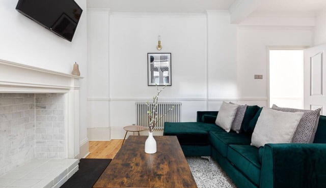Spacious 2 Bed Flat in Hammersmith