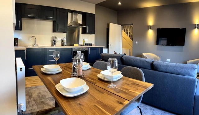 Spacious 2BR Duplex near Loughborough University Sleeps 6