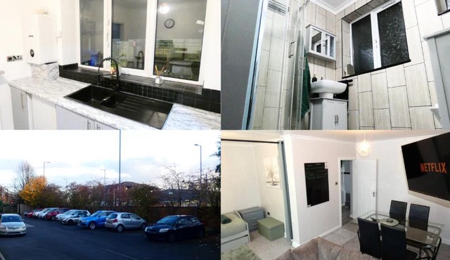 Spacious 3 Bedrooms 7 Beds Maisonette with 1 Bathroom 1WC 4 Smart TV's with Adaptable Lounge Area Tram access near Salford Quays and MCR City Centre