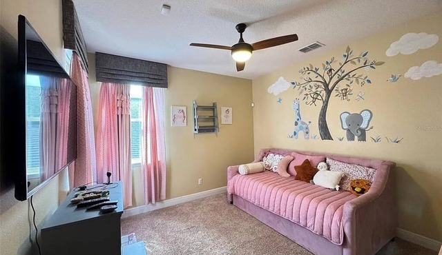 Spacious 5-bedroom house with Pool minutes from Magic Kingdom in Windermere