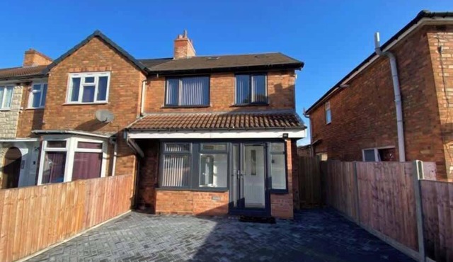 Spacious 7BR House Sleeps 14 near NEC/JLR/BHX +