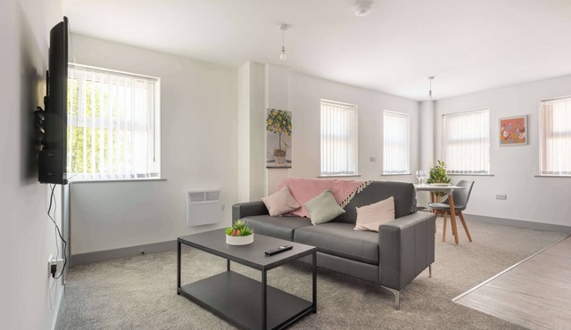 Spacious & Bright 1 Bed Flat in Central Doncaster