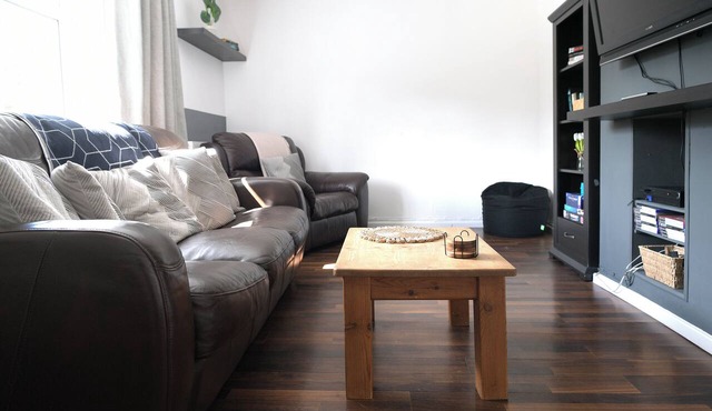 Spacious & Comfortable 3-Bedroom Home in Loughborough with Free Parking