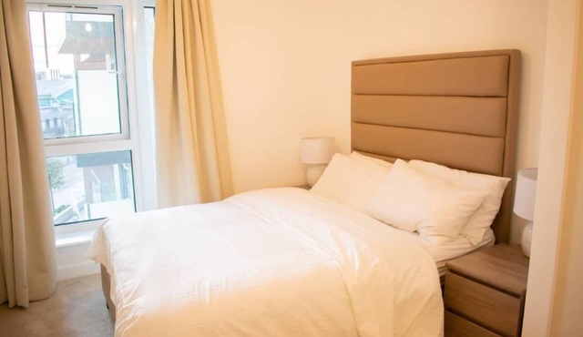spacious service apartment five minutes walk to Royal Air Force Museum London