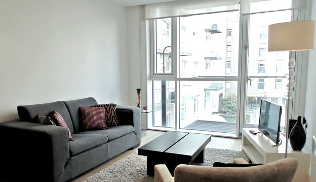 Still Life Tower Hill Deluxe One Bedroom Apartment