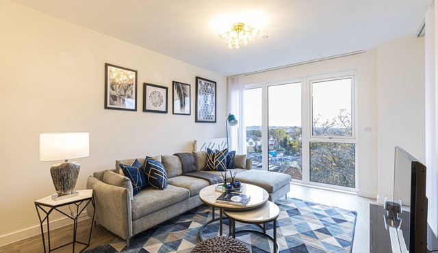 Stunning 3 bed 2 bath flat - NW London/Hampstead border