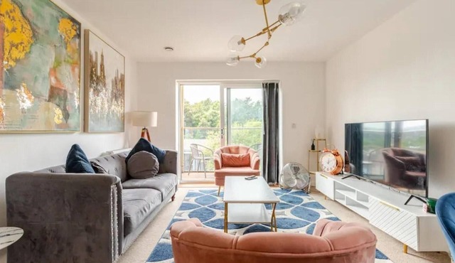 Stunning Modern Apartment in Rochester, England in Rochester