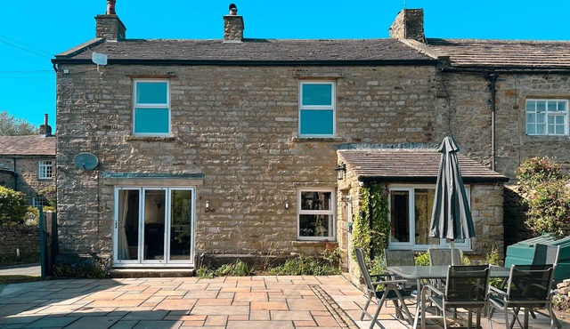 Stunning Swaledale views, an enclosed dog-friendly garden and peaceful outdoor seating make Moorview