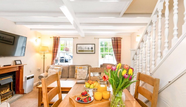Stunning villa for 6 people with pool, hot tub, WIFI and terrace