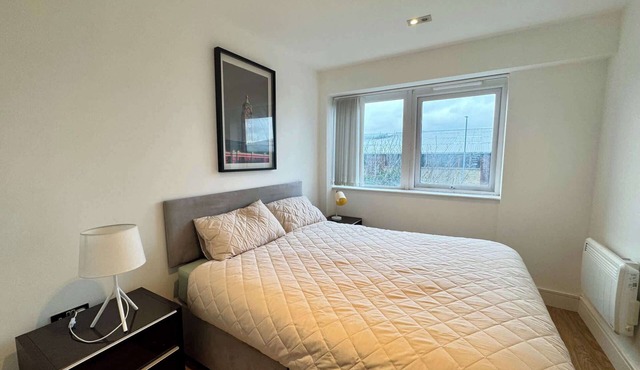 Stylish 1BDR Apt Near Luton Airport Transit Hub
