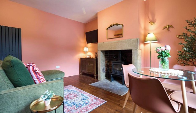 Stylish 2BR Home | Central Hebden Bridge Escape