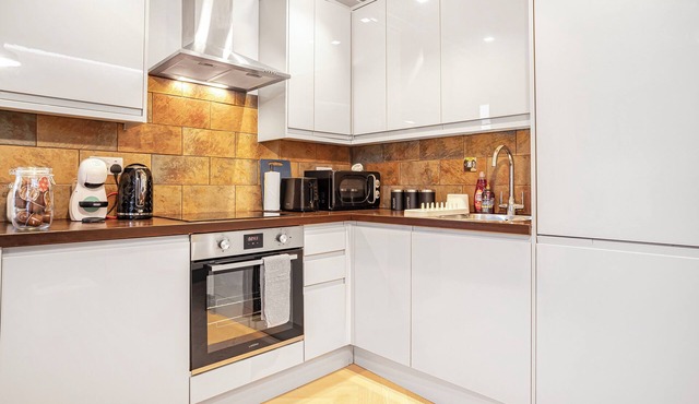 Stylish Modern 1 Bed Apartment in London NW6*15