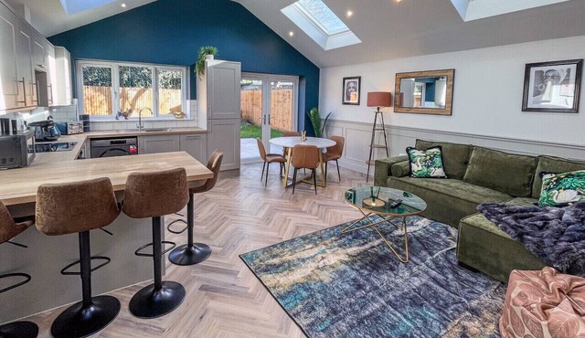 Stylish New-Build 1 Bed House Near Science Park