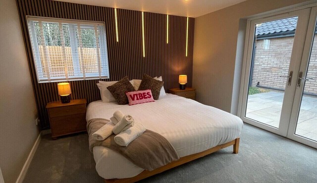 Stylish New Build 3-Bed House near Science Parks