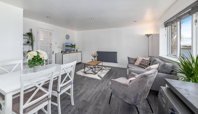Suites by Rehoboth ★ Thames View ★ Woolwich