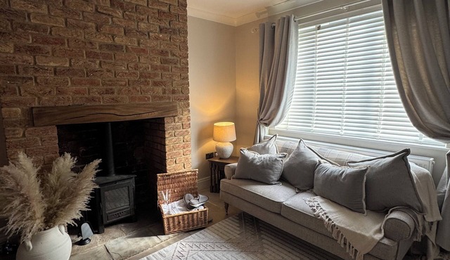 Superb 2-bedroom house close to Leeds City Centre, stunning decor and Jacuzzi.