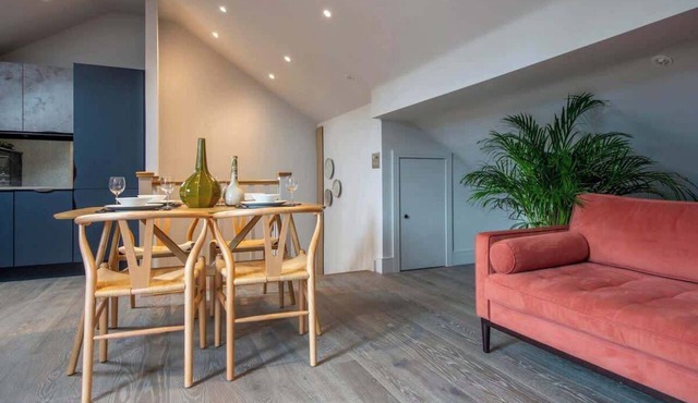 The Carillon Suite - Stylish Duplex w/York Minster Views & Free Parking