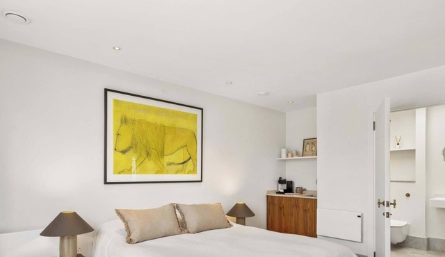 The Garden Annexe - Cosy Studio with Parking