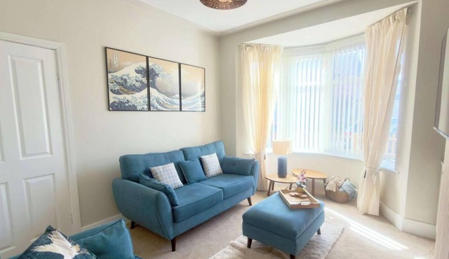 The Great Wave Retreat - Calm Costal Stay