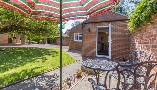 The Old Farm House - One Bedroom House, Sleeps 2